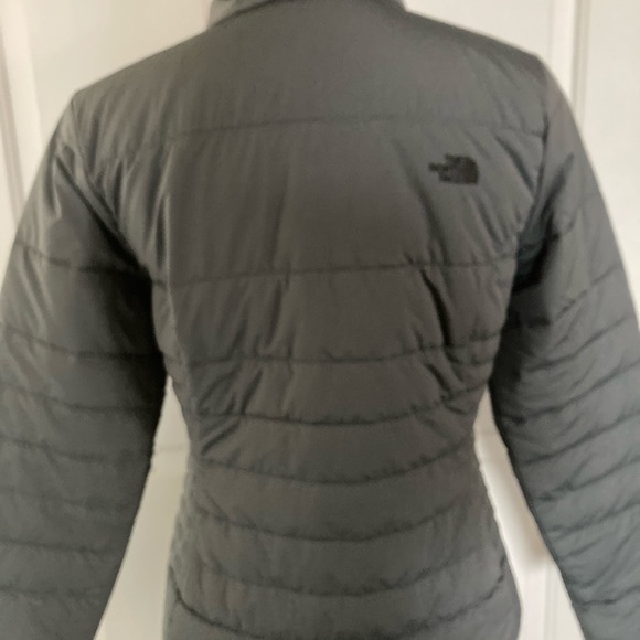 NWT NorthFace lightweight puffer jacket - Picture 3 of 6